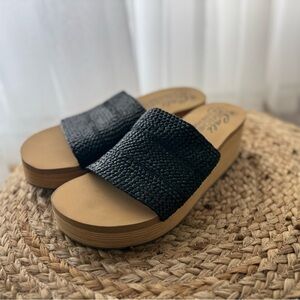 Skechers Women's Black Woven Slide Sandals US 8.5 Cali Salt Spray Comfort